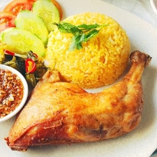 Ảnh của CƠM TRẮNG DẺO+ĐÙI GÀ XỐI MỠ OPLA